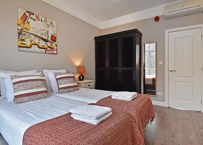 Apartment Park Central 84, 86 & 88 *