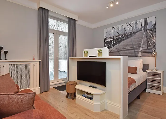 Park Central 84, 86 & 88 * The Hague