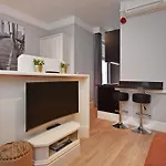 Park Central 84, 86 & 88 Daire