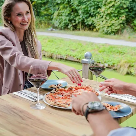 Park Central 84, 86 & 88 Apartment *