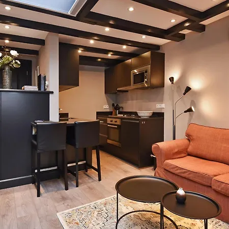 Apartment Park Central 84, 86 & 88 *