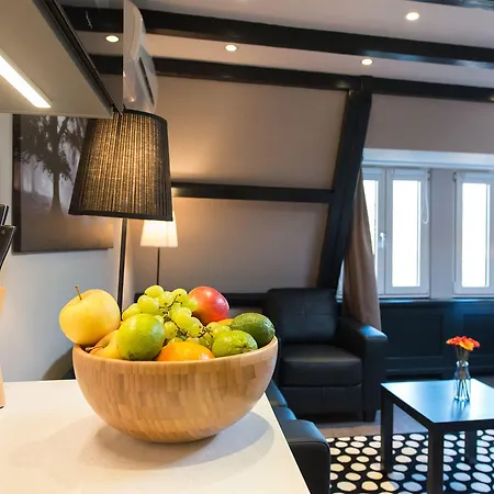 Park 84, 86 & 88 アパート *