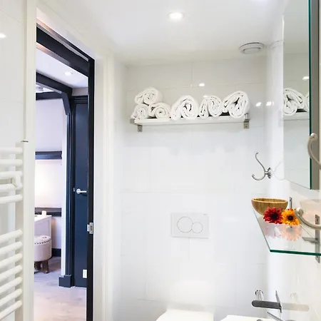 Park 84, 86 & 88 アパート *