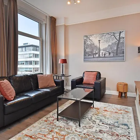 アパート Park 84, 86 & 88