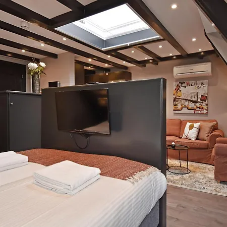 アパート Park 84, 86 & 88