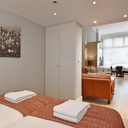 Park 84, 86 & 88 アパート