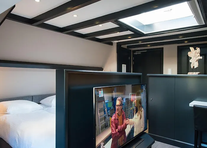 Park Central 84, 86 & 88 *